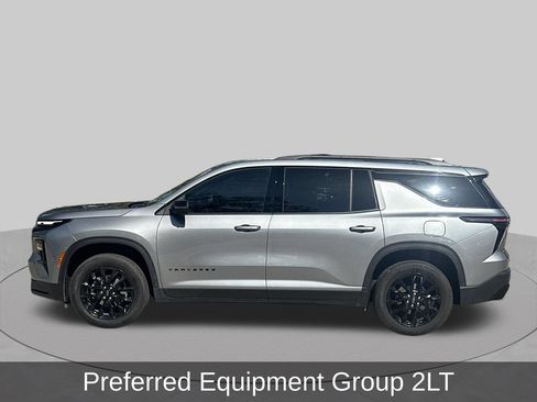 Used 2026 Chevrolet Traverse LT w/ Midnight/Sport Edition AWD/4WD image 2