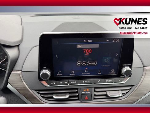 Used 2025 Nissan Altima 2.5 SV image 17