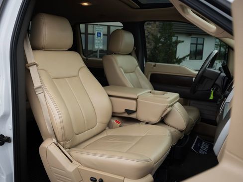 Used 2012 Ford F150 Lariat w/ Lariat Chrome Pkg image 32