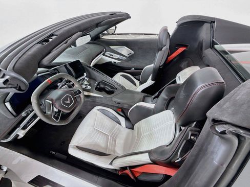Used 2023 Chevrolet Corvette Stingray Premium Conv w/ Z51 Performance Package RWD image 10