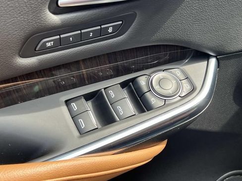 Certified 2023 Cadillac XT4 Premium Luxury w/ Enhanced Visibility Package AWD/4WD image 14