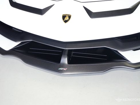 Used 2021 Lamborghini Aventador SVJ AWD/4WD image 15