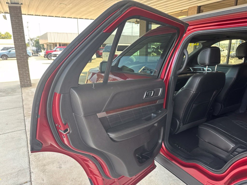 Used 2017 Ford Explorer Platinum AWD/4WD image 12