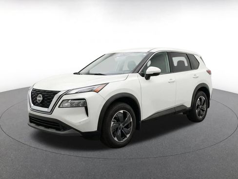 Used 2025 Nissan Rogue SV AWD/4WD image 3