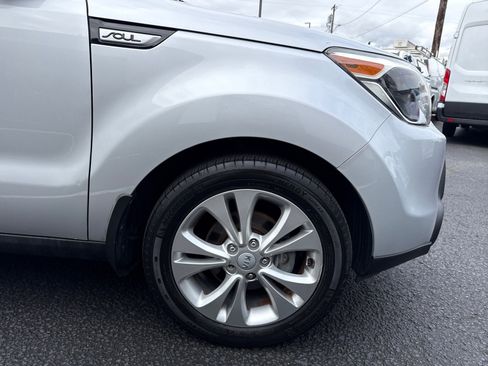 Used 2015 Kia Soul + image 13