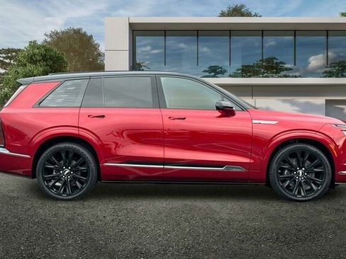 New 2026 Cadillac Vistiq Platinum image 3