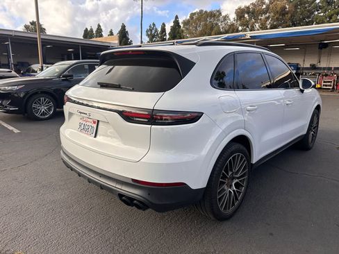 Used 2022 Porsche Cayenne S image 5