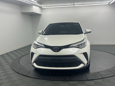 Used 2020 Toyota C-HR XLE image 5