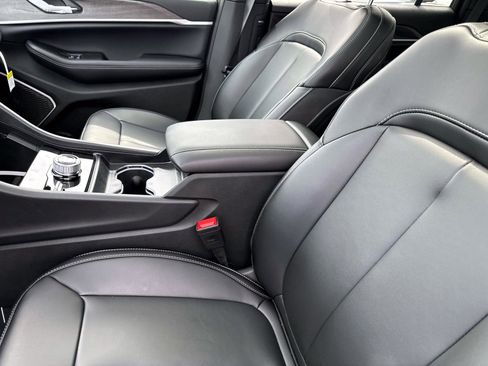 New 2026 Jeep Grand Cherokee L Limited w/ Limited Altitude Package image 10