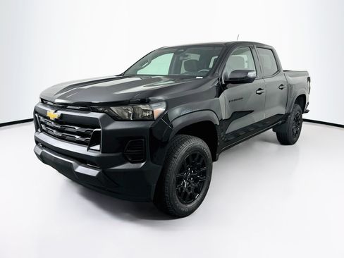 Used 2026 Chevrolet Colorado W/T w/ WT Custom Package RWD image 3