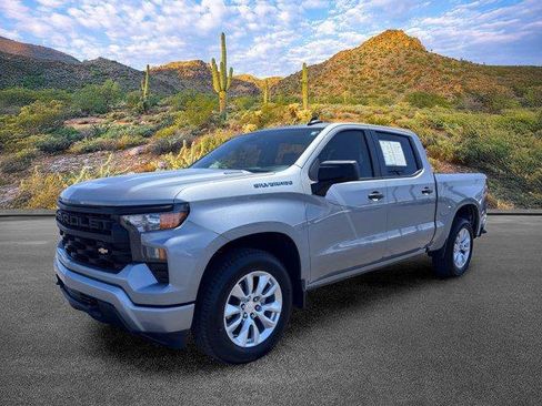 Used 2025 Chevrolet Silverado 1500 Custom RWD image 9