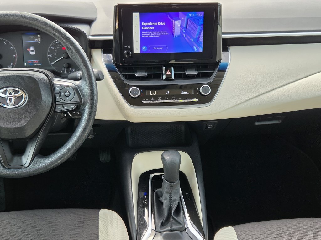 Used 2025 Toyota Corolla LE FWD image 17