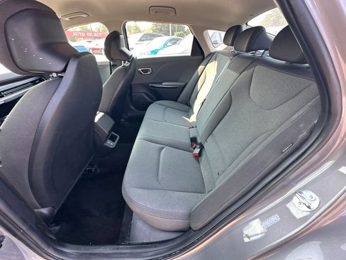 Used 2025 Kia K4 FWD image 17