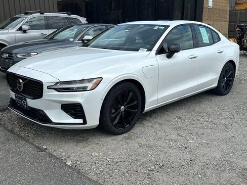 Used 2024 Volvo S60 T8 Plus w/ Protection Package Premier AWD/4WD image 3