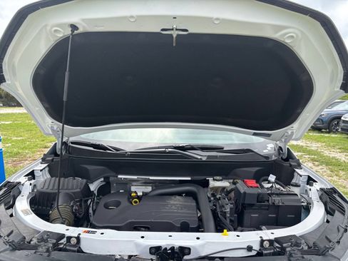 Used 2025 Chevrolet Equinox LT FWD image 29