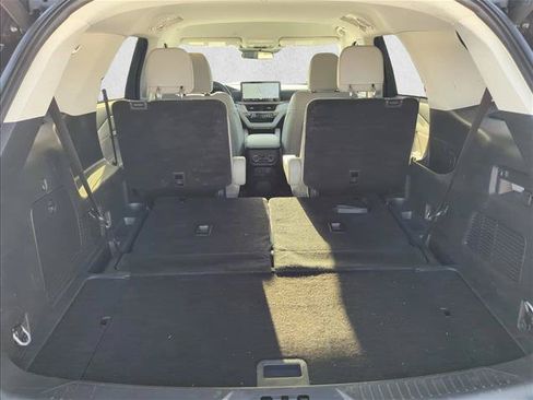Used 2025 Ford Explorer Active w/ Active Comfort Package RWD image 5