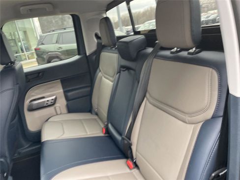 Used 2025 Ford Maverick Lariat w/ 4K Tow Package image 20