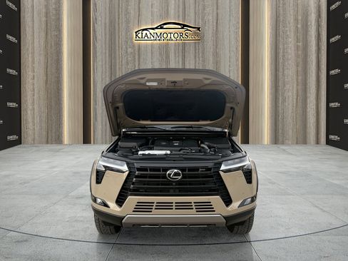 Used 2025 Lexus GX 550 image 27