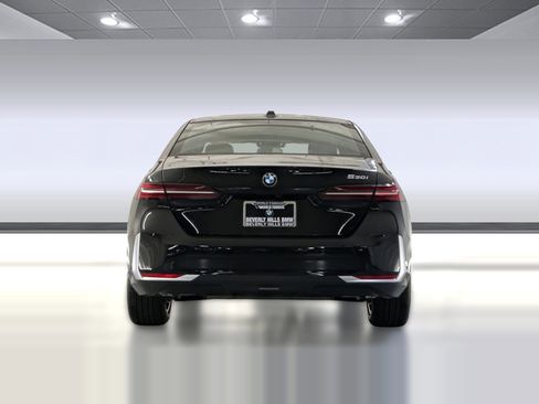 Used 2026 BMW 530i w/ Premium Package image 9