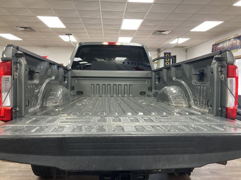 Used 2019 Ford F250 XLT w/ XLT Premium Package AWD/4WD image 18