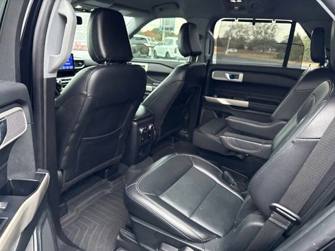Used 2021 Ford Explorer Limited w/ Equipment Group 301A image 19