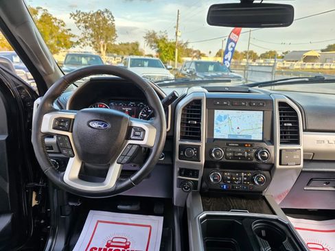 Used 2021 Ford F350 Lariat image 11