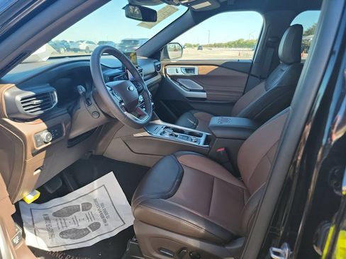Used 2022 Ford Explorer King Ranch AWD/4WD image 6