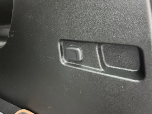 Used 2017 GMC Acadia SLT image 29