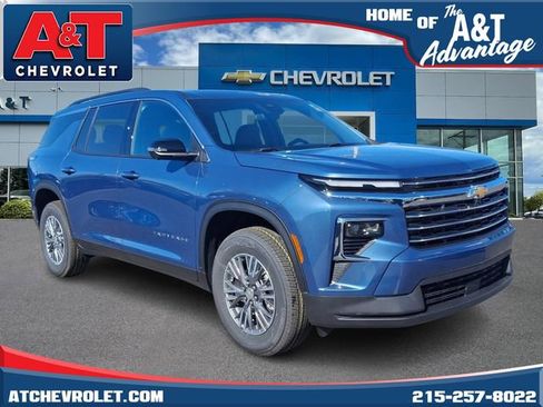 New 2025 Chevrolet Traverse LT w/ Driver Confidence Package image 1