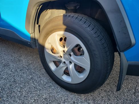 Used 2019 Toyota RAV4 LE w/ All Weather Liner Package image 20