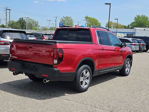 Certified 2025 Honda Ridgeline RTL image 8