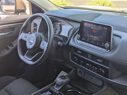 Used 2024 Nissan Rogue SV image 13