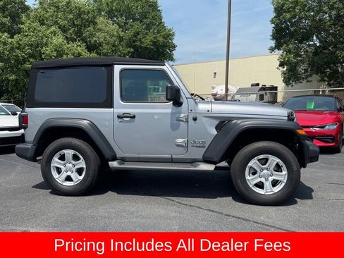 Used 2020 Jeep Wrangler Sport AWD/4WD image 2
