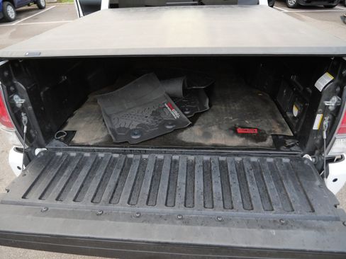 Certified 2022 Toyota Tacoma TRD Off-Road image 19