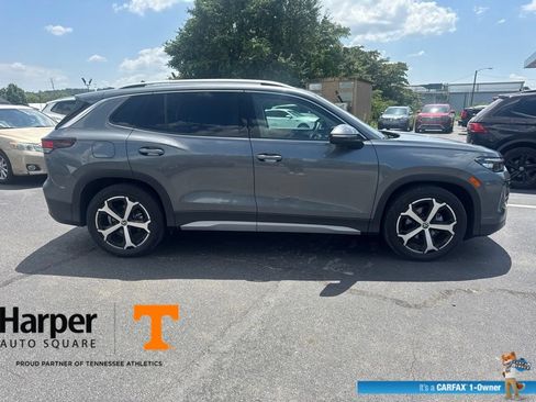 Used 2026 Volkswagen Tiguan SE FWD image 6