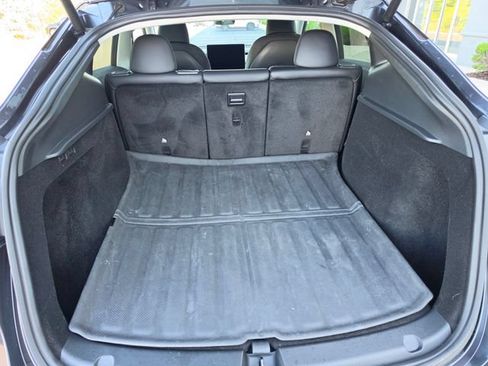 Used 2025 Tesla Model Y Long Range RWD image 59