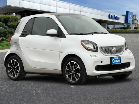 Used 2016 smart fortwo passion image 9
