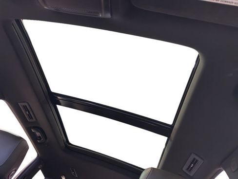 Used 2022 Cadillac XT6 Premium Luxury image 15