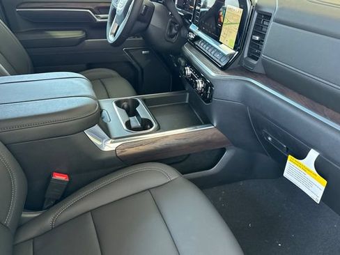 New 2026 GMC Sierra 2500 SLT w/ SLT Premium Package AWD/4WD image 17
