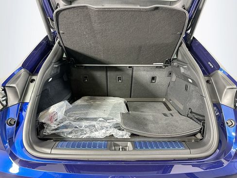 Used 2025 Porsche Macan Electric image 28