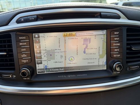 Used 2017 Kia Sorento SX image 22