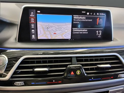 Used 2021 BMW 750i xDrive w/ Executive Package AWD/4WD image 26