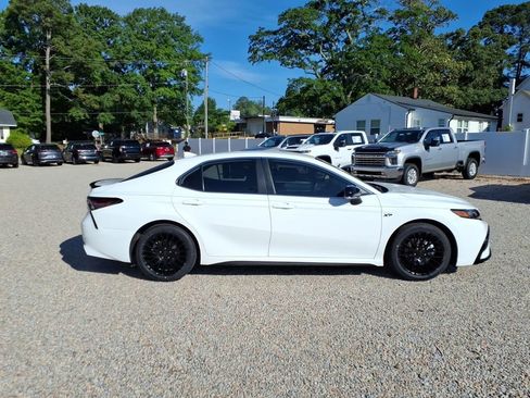 Used 2023 Toyota Camry SE FWD image 8