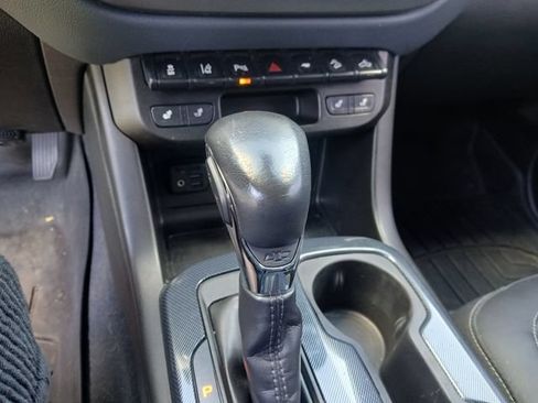 Used 2022 Chevrolet Colorado Z71 w/ Safety Package RWD image 19