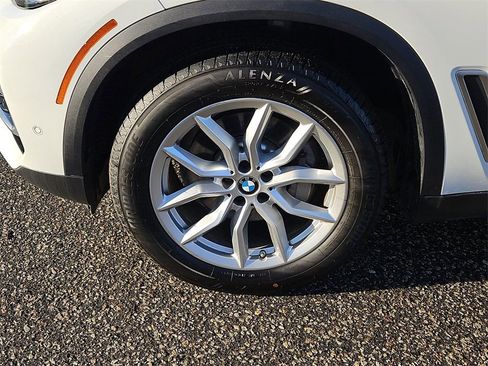 Used 2023 BMW X5 xDrive40i w/ Premium Package image 11