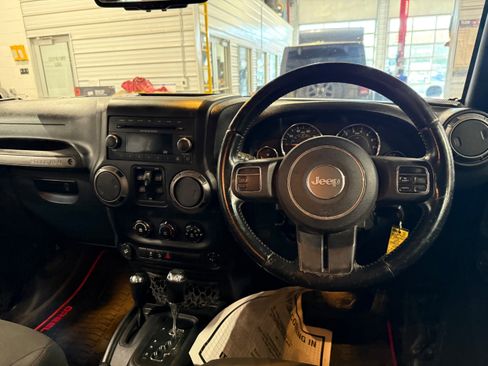 Used 2016 Jeep Wrangler Unlimited Sport AWD/4WD image 17