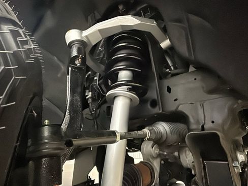 Used 2024 GMC Sierra 1500 AT4 w/ Technology Package image 17