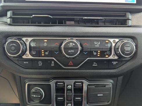 Used 2024 Jeep Wrangler Unlimited Sport AWD/4WD image 24