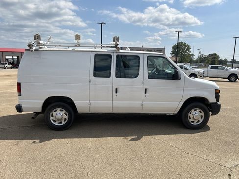 Used 2010 Ford E-250 and Econoline 250 image 6