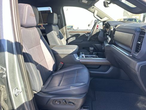 Certified 2025 Chevrolet Silverado 1500 High Country w/ Technology Package image 22